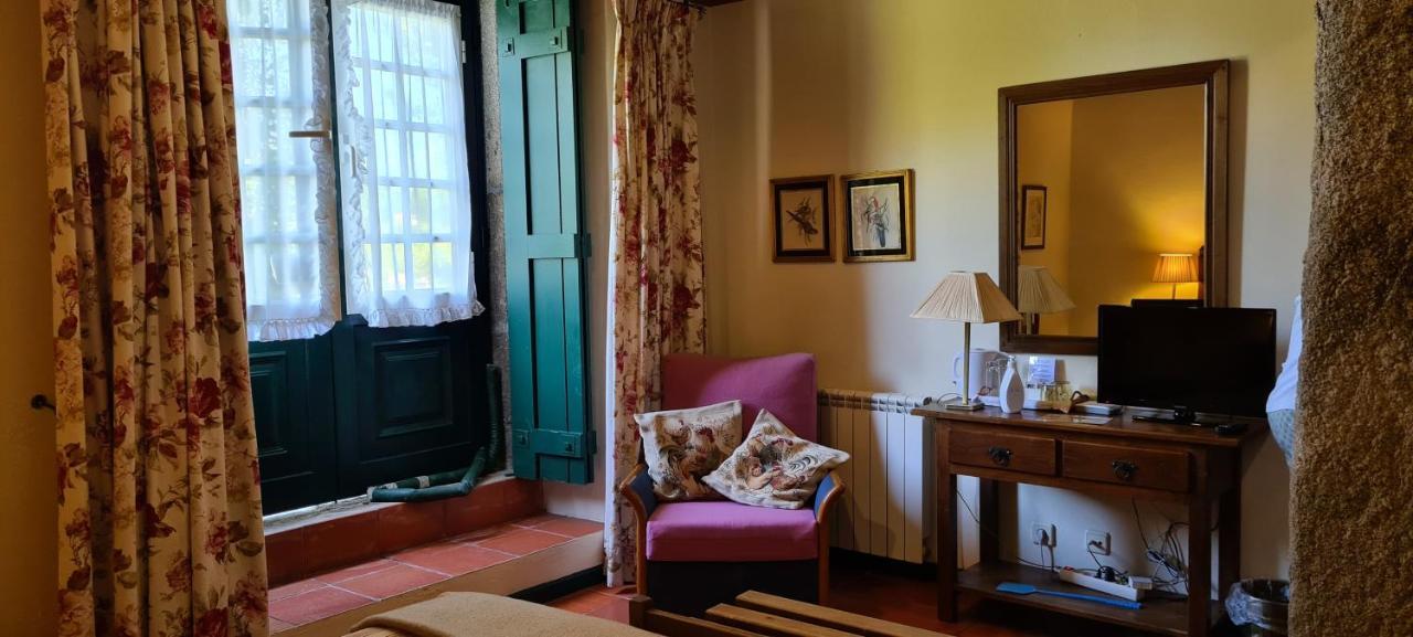 Casa De Santa Ana Da Beira Bed & Breakfast